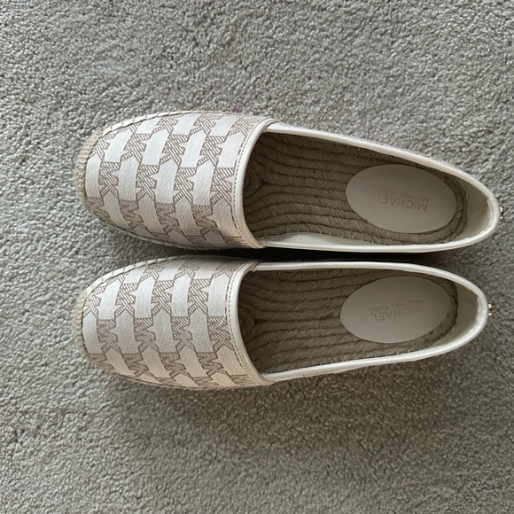 Michael Kors size 8 - Picture 1 of 7